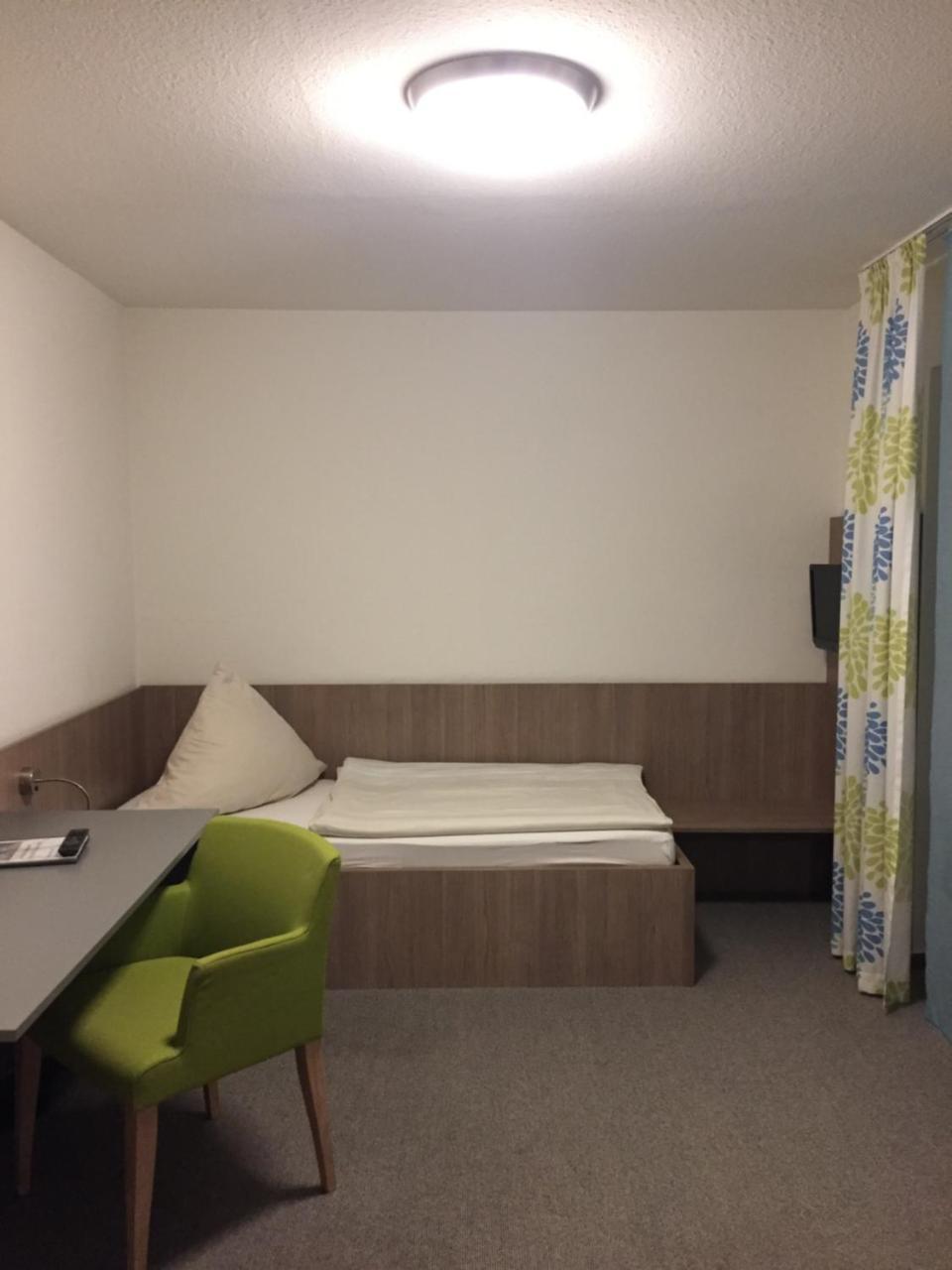 Hotel Astra Раштатт Экстерьер фото